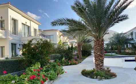 One bedroom apartment in a gated complex near Iscape beach