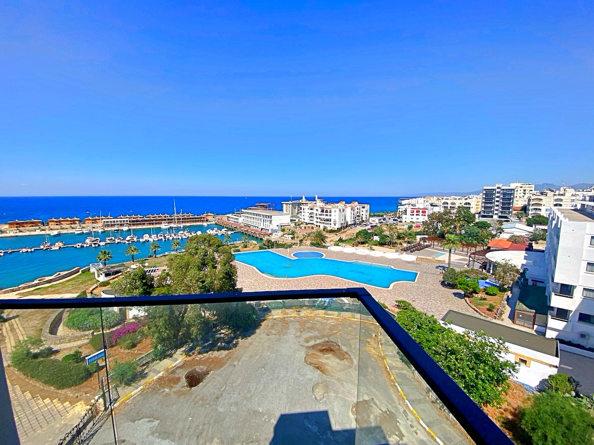 Seafront apartment in the center of Kyrenia - stunning open sea views