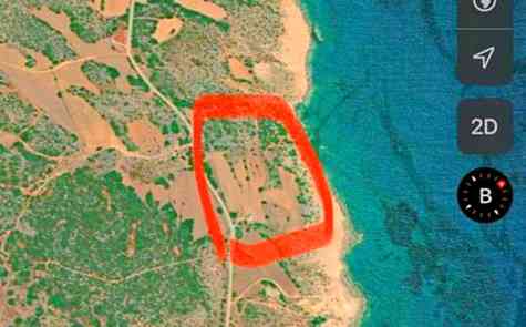 Large plot of building land on the seafront in Sadrazamkoy