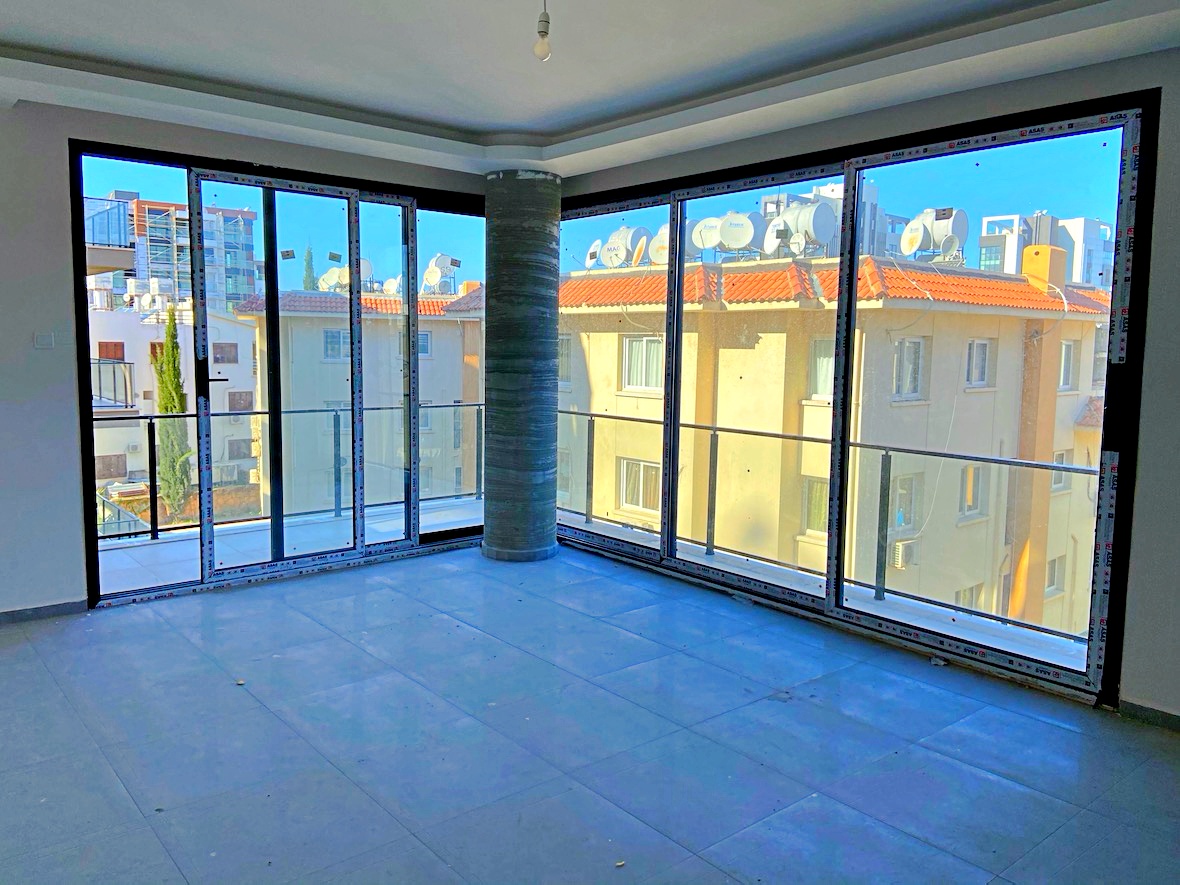 New apartment in Kyrenia with three bedrooms in the gated development