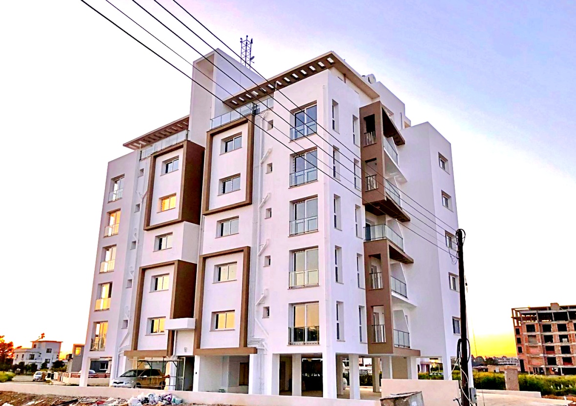 Apartments near shopping center in Famagusta