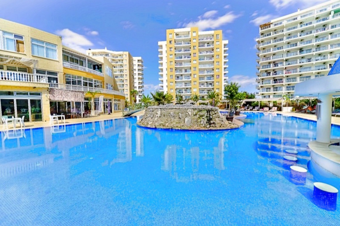 Studio apartments with a niche for a bed in a complex located 600 meters from the sea