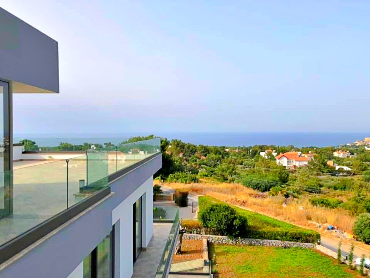 Luxury Villa in Edremid, modern design, "smart home".