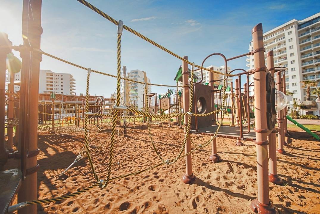3 room apartments in a complex 600 meters from the sandy beach on the fourth+  floor