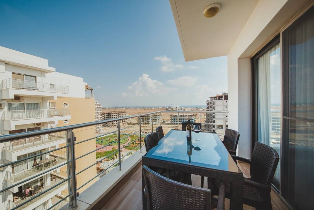 3 room apartments in a complex 600 meters from the sandy beach on the fourth+  floor