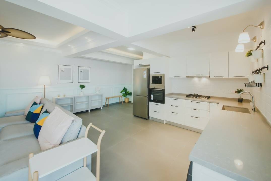 3 room apartments in a complex 600 meters from the sandy beach on the fourth+  floor