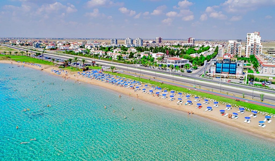 1 bedroom penthouse apartment in a complex - 300 meters from the sandy beach