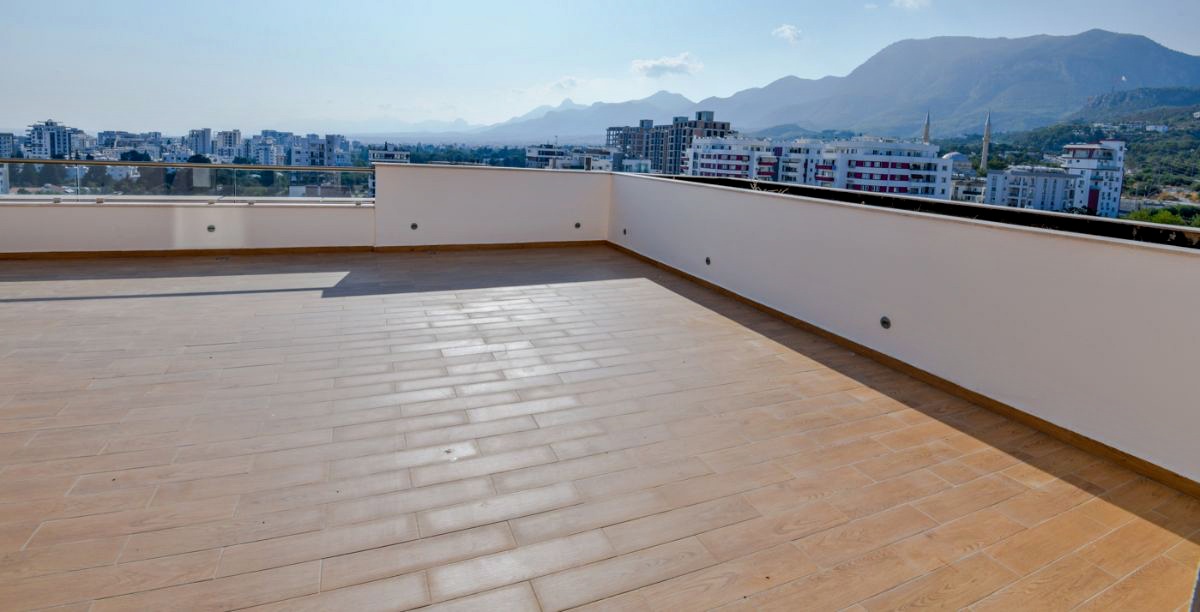 Luxury penthouse duplex in Kyrenia, completed, title