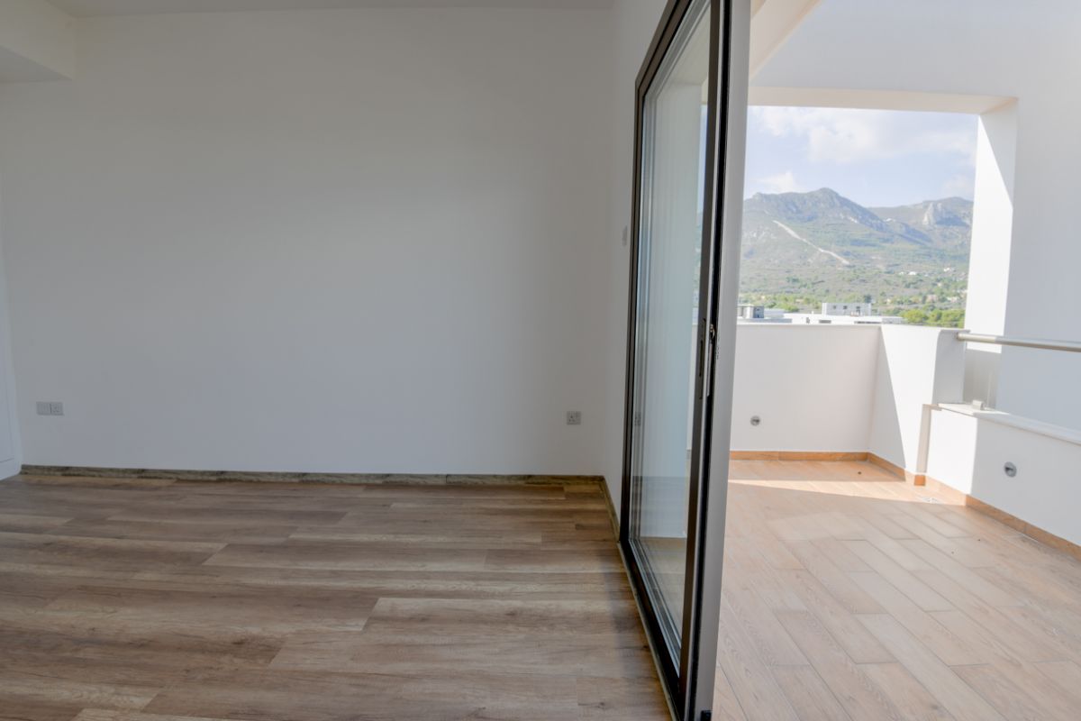 Luxury penthouse duplex in Kyrenia, completed, title