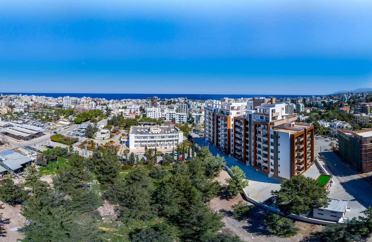 Luxury penthouse duplex in Kyrenia, completed, title deeds ready- possible credit
