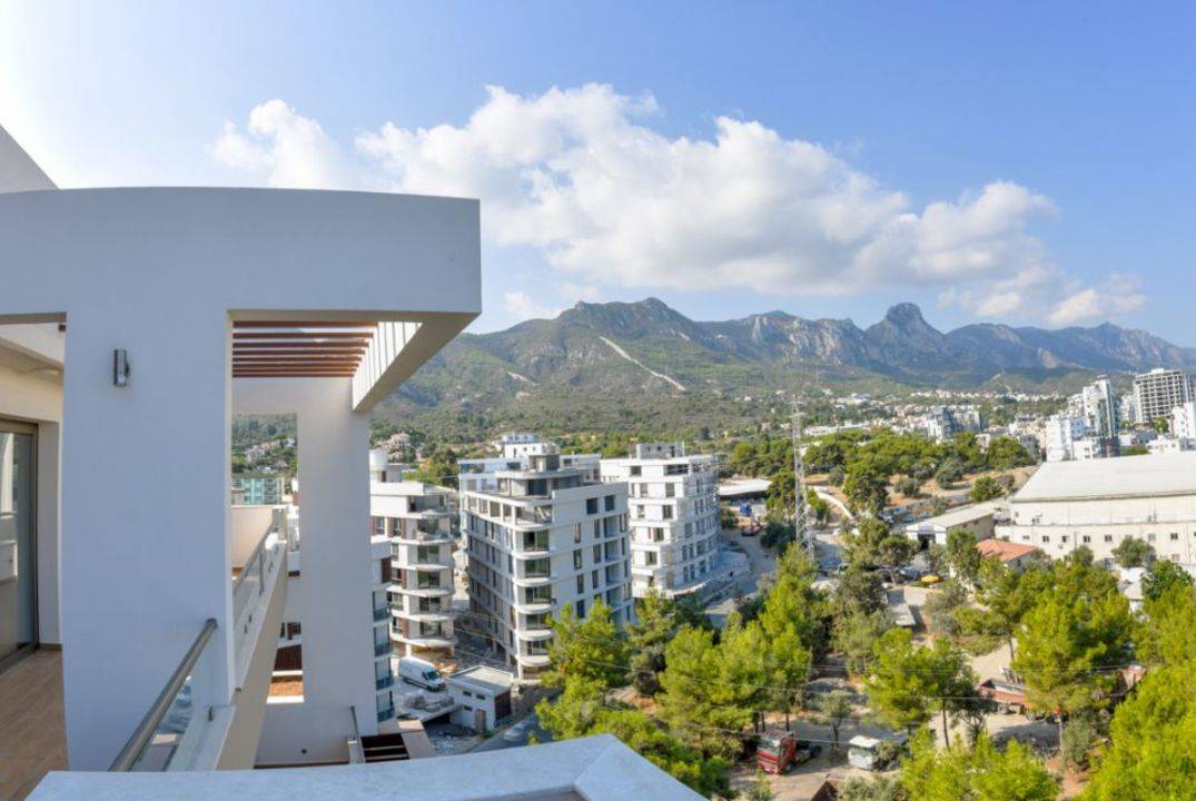 Luxury penthouse duplex in Kyrenia, completed, title