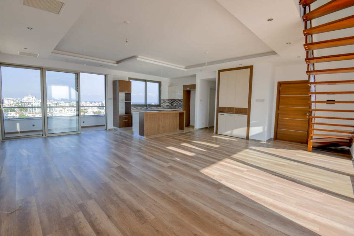 Luxury penthouse duplex in Kyrenia, completed, title