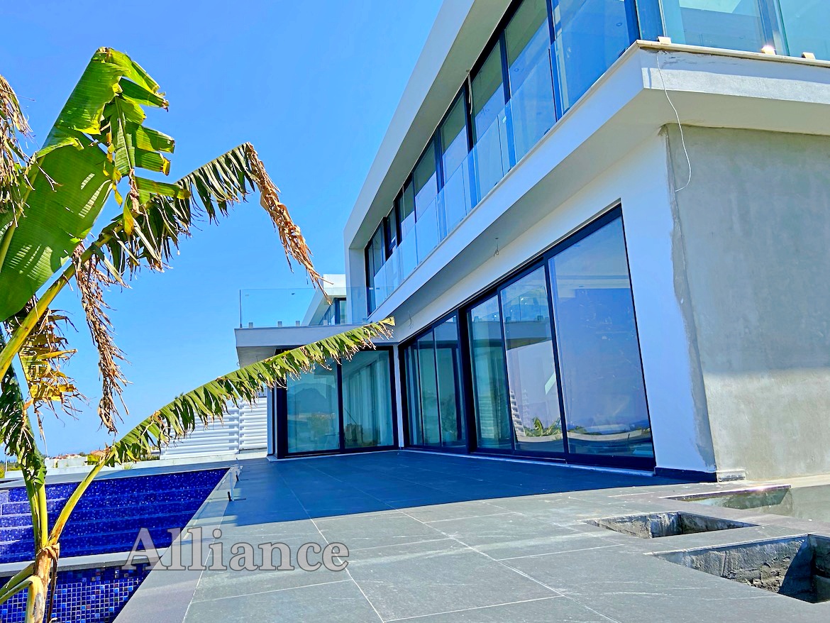 Contemporary 4 Bedroom Pool Villa Stunning Panoramas