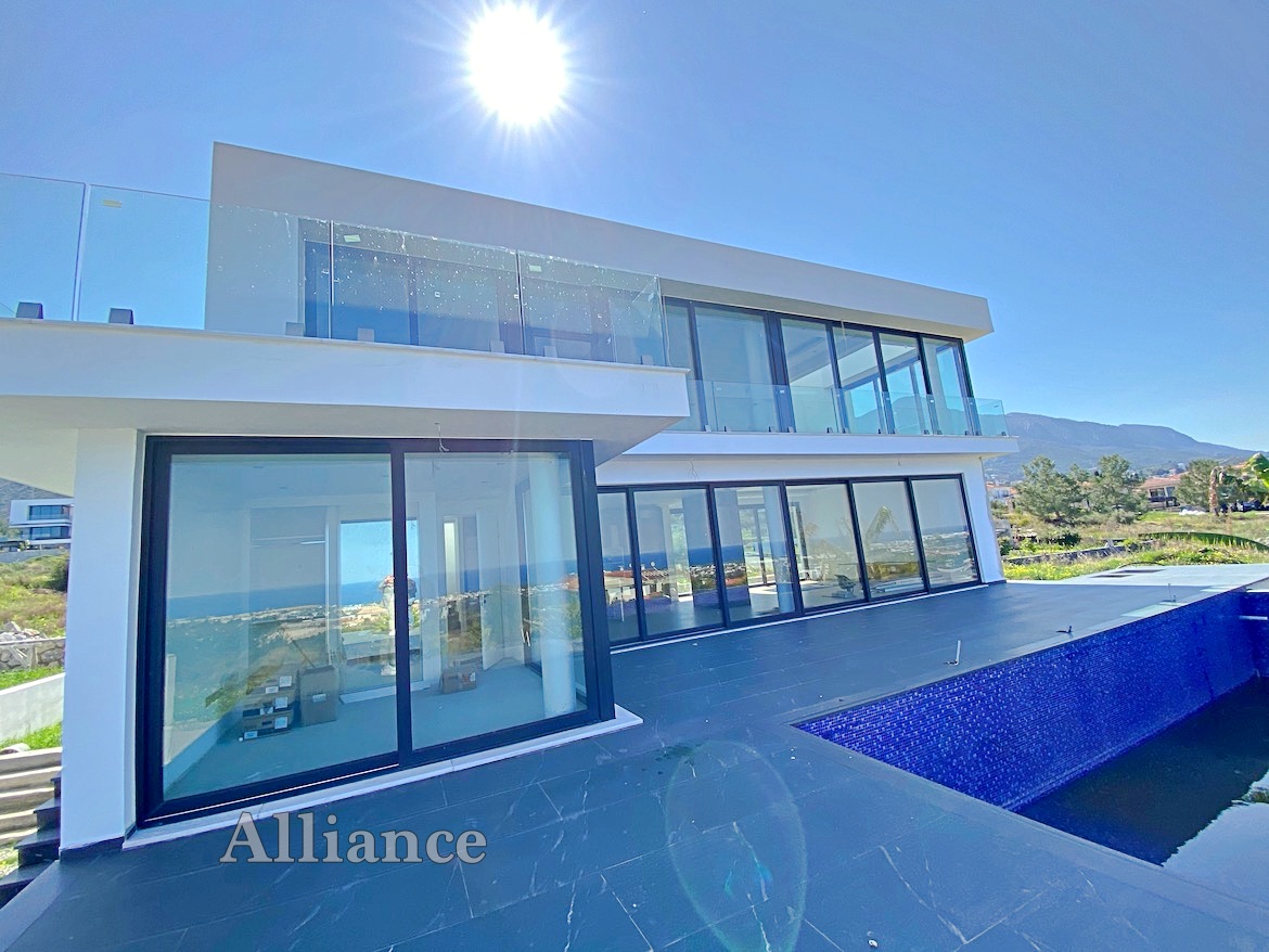 Contemporary 4 Bedroom Pool Villa Stunning Panoramas