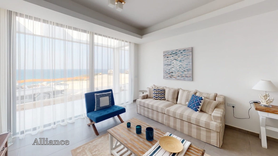 Three bedrooms apartments on the first floor and penthouses in a complex on the first coastline