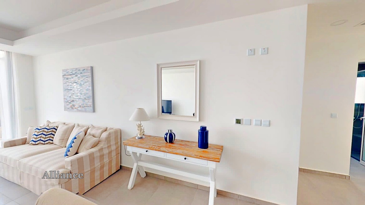 Three bedrooms apartments on the first floor and penthouses in a complex on the first coastline