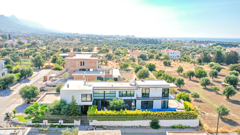 Luxury villa in Chatalka, 4 bedrooms, Turkish titles