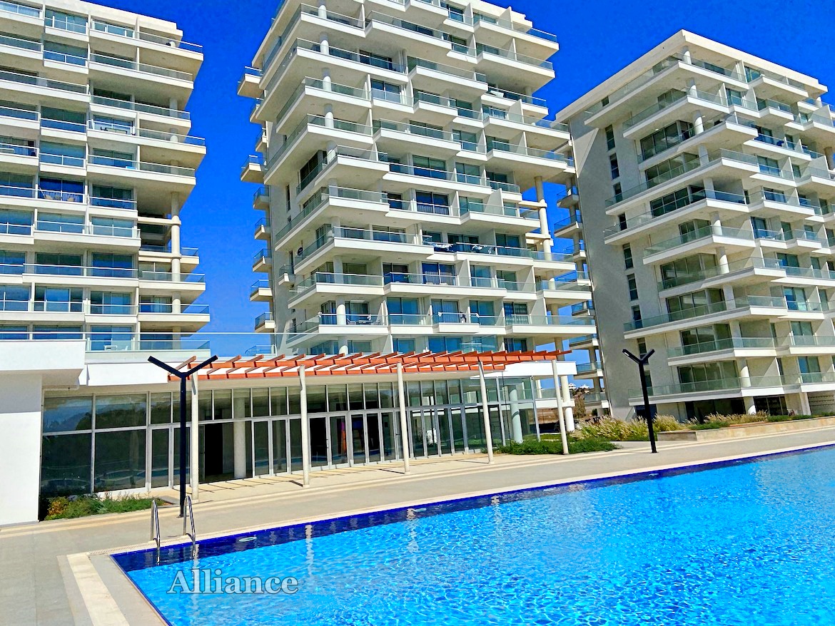 Apartments 3+1 in the development on the sea side