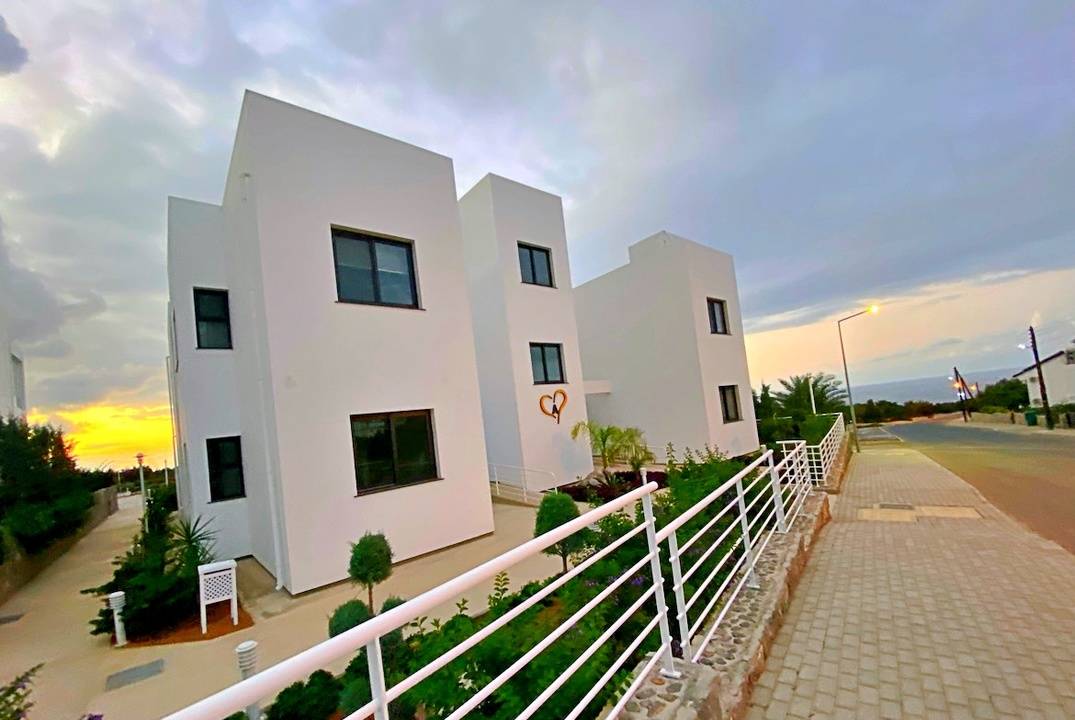 Luxurious 3 bedroom apartments in the complex, unbeatable views!