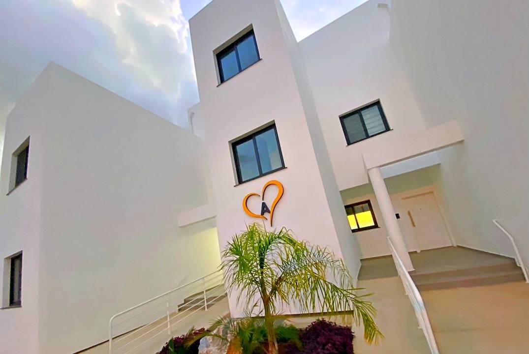 Luxurious 3 bedroom apartments in the complex, unbeatable views!