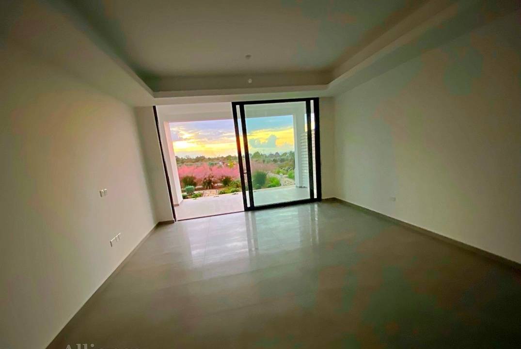 Luxurious 3 bedroom apartments in the complex, unbeatable views!