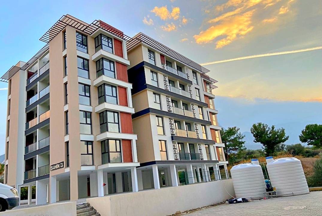 2+1 apartments in the modern complex in Girne