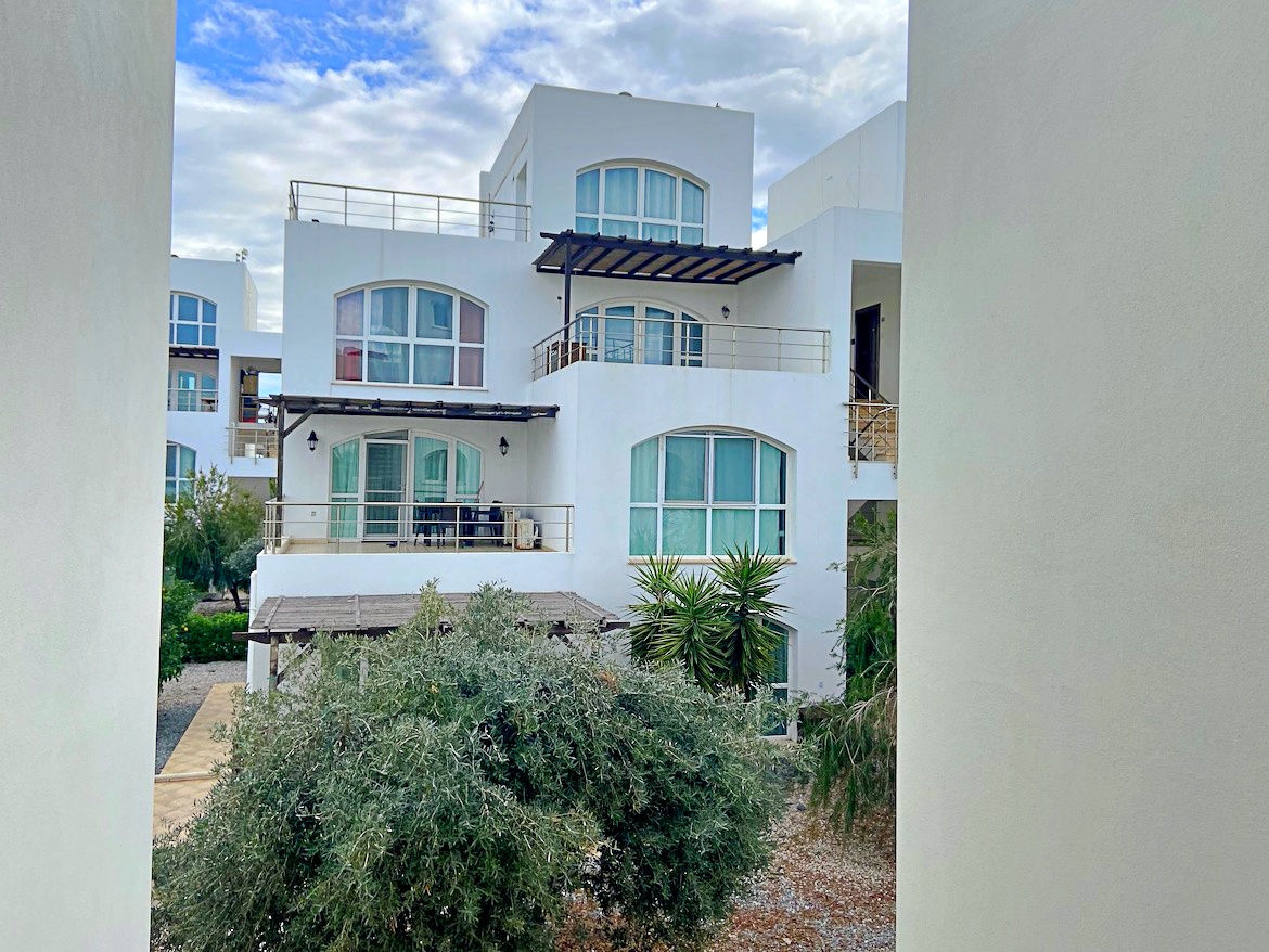 Sale of a two-bedroom apartment with furniture in a luxury complex by the sea