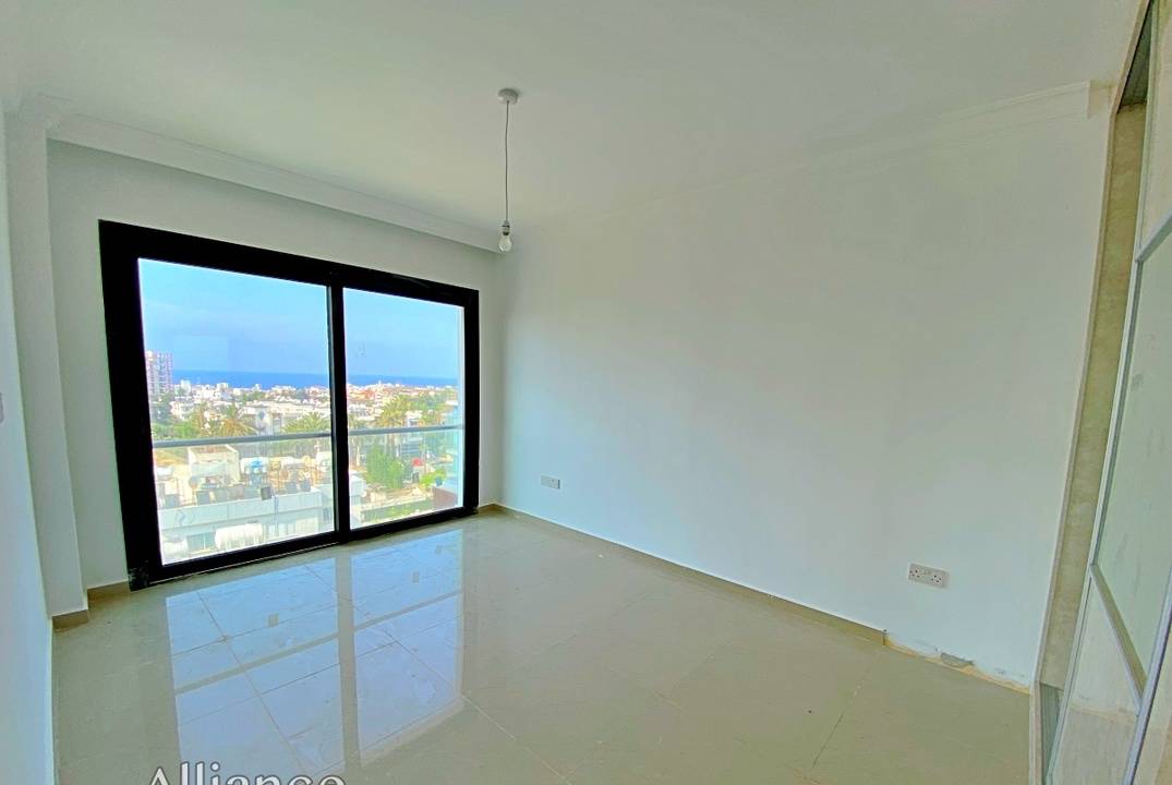 Apartments in  Kyrenia center in a new house- loan from the developer