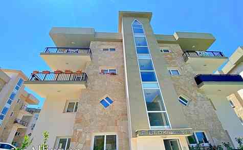 Three bedroom apartments in  Alsancak, beach, infrastructure nearby