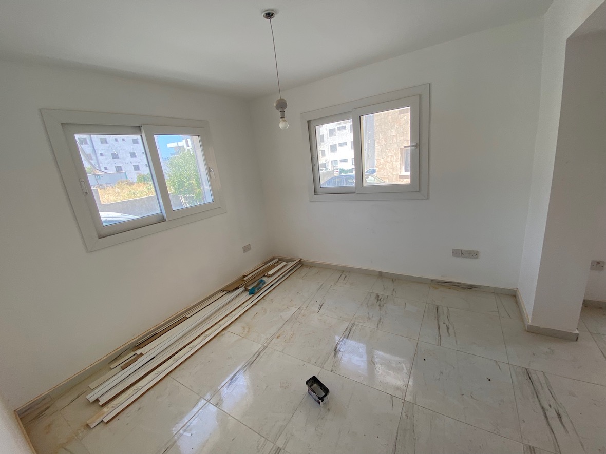 Three bedroom apartments in  Alsancak, beach, infrastructure nearby