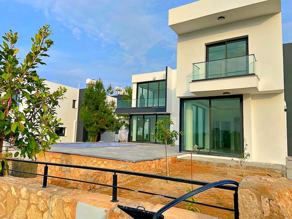 Exclusive villas with pool in Catalkoy, great views