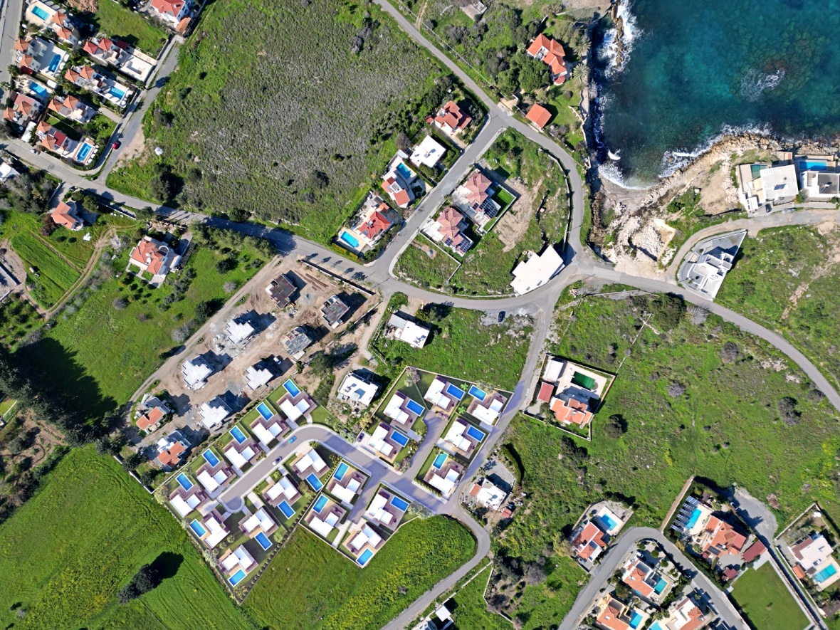Comfortable beachfront villas  4+1 in Karsiyaka