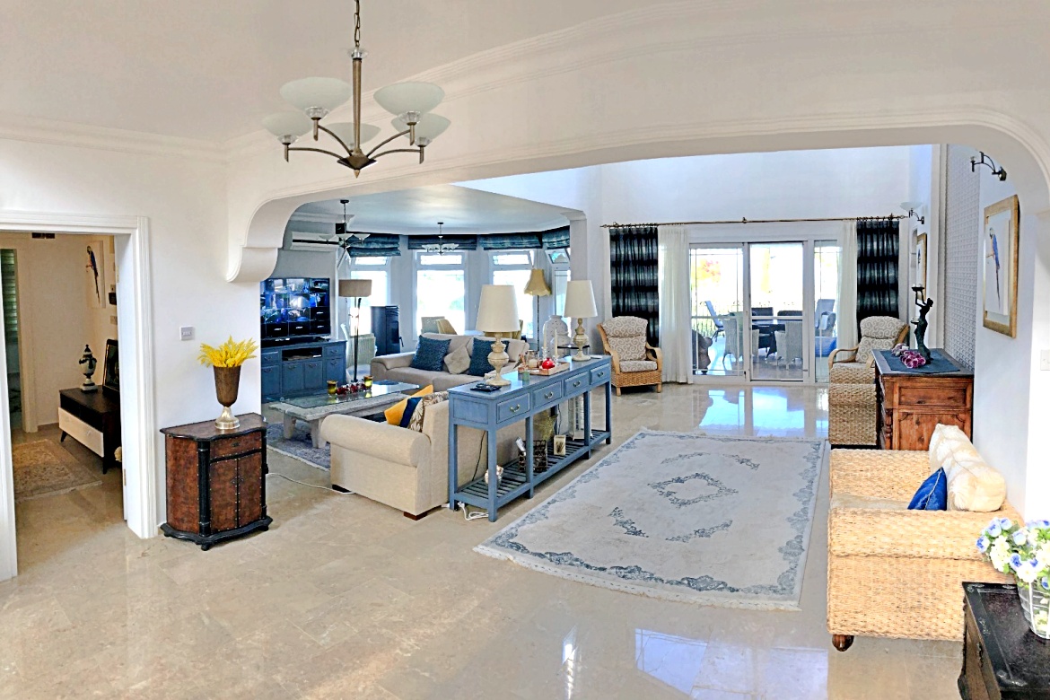 Luxury villa with 5 bedrooms in Edremid