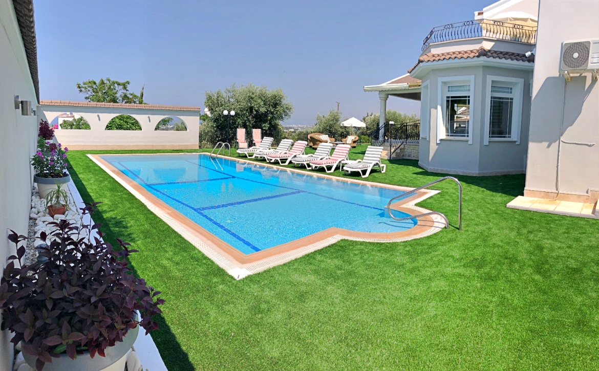 Luxury villa with 5 bedrooms in Edremid