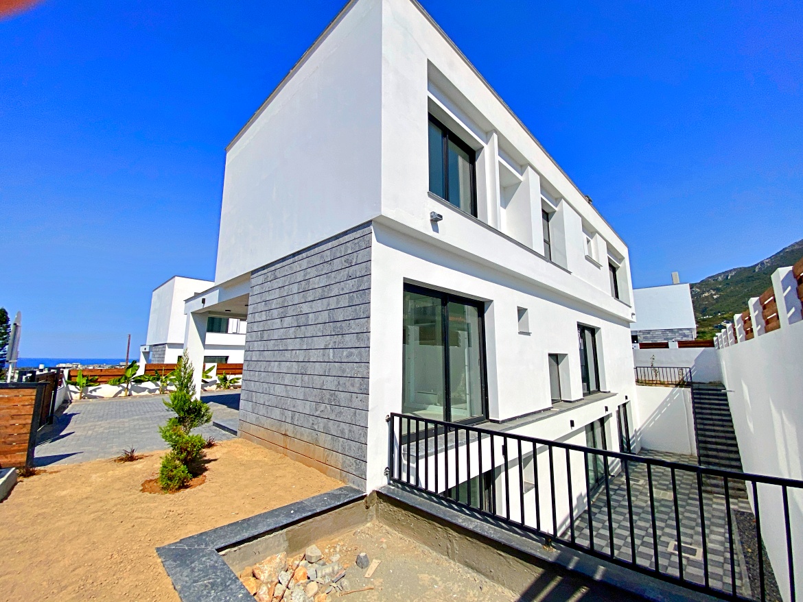 Luxury 5 bedroom villa in Bellapais, ready to move in