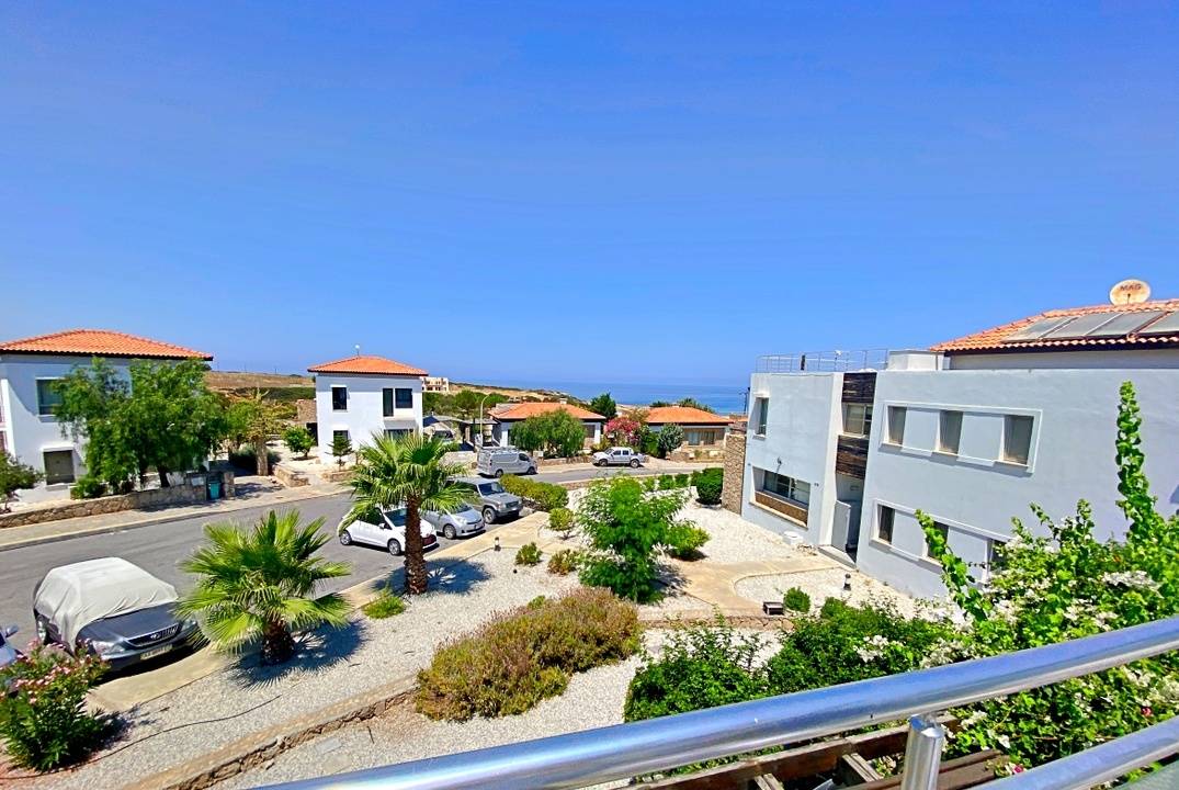 Luxury penthouse by the sea in a gated complex in Tatlisu