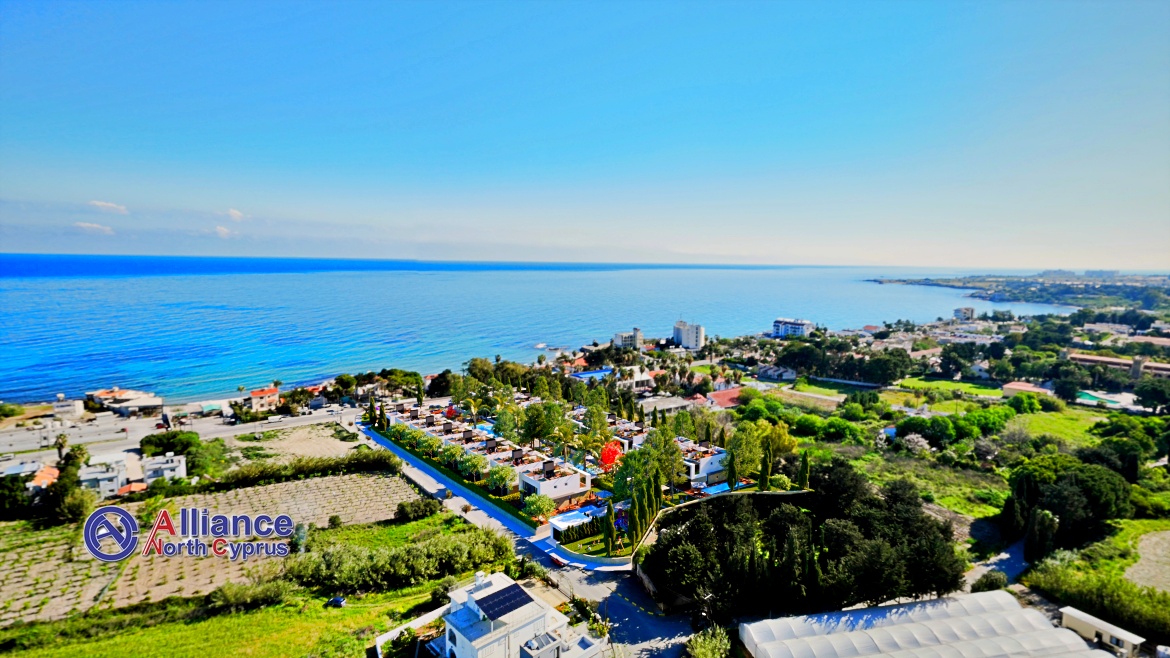 Unique villas on the seafront - all infrastructure nearby!