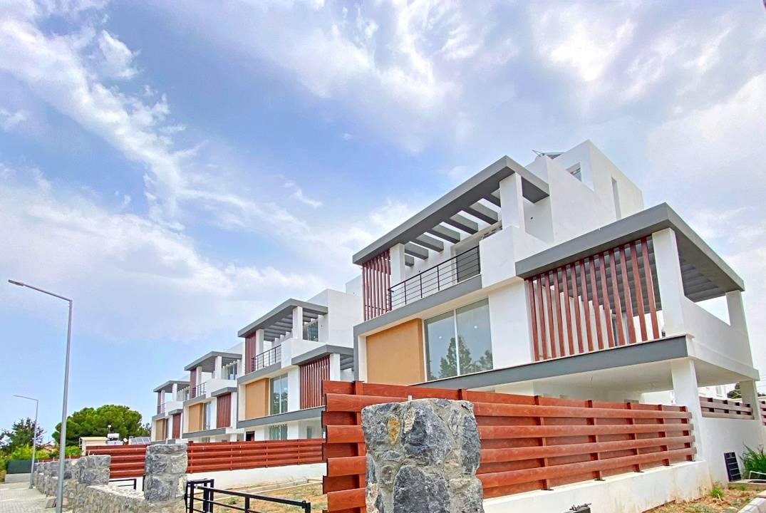 Villas in Karaoglanoglu, exclusive location!