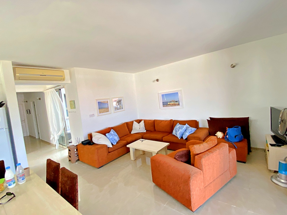 Apartment with three bedrooms located in a popular  complex  Sweet Water Bay , on the sea front 