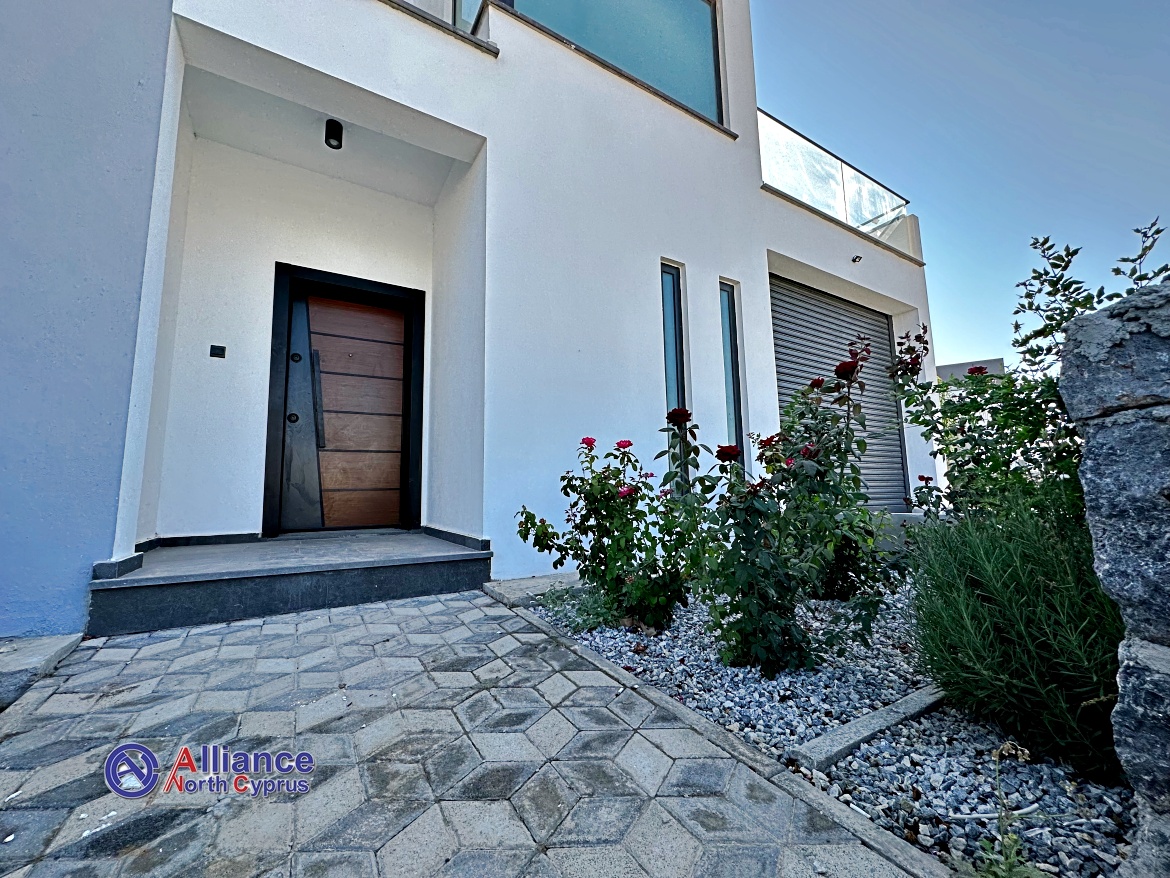 Three bedroom villas on the coast in Karsiyaka