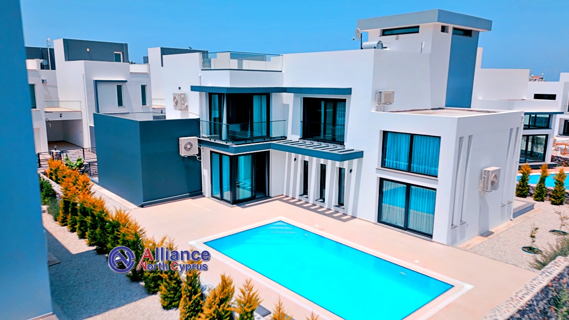 Three bedroom villas on the coast in Karsiyaka