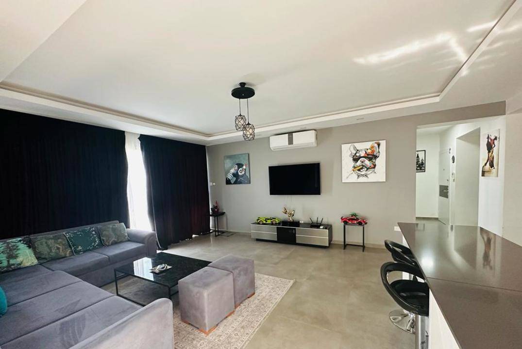 Luxury 2+1 furnished apartment in a house with a swimming pool