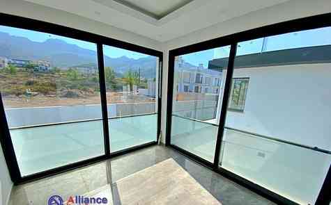Small villa with pool, completed and ready to move in, excellent location in Catalkoy