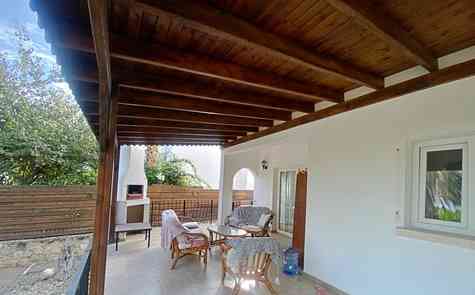 Villa with 3+1 with communal pool for 5 villas - a quiet and cozy place to live!