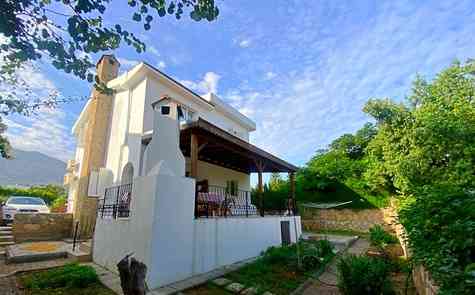 Villa with 3+1 with communal pool for 5 villas - a quiet and cozy place to live!