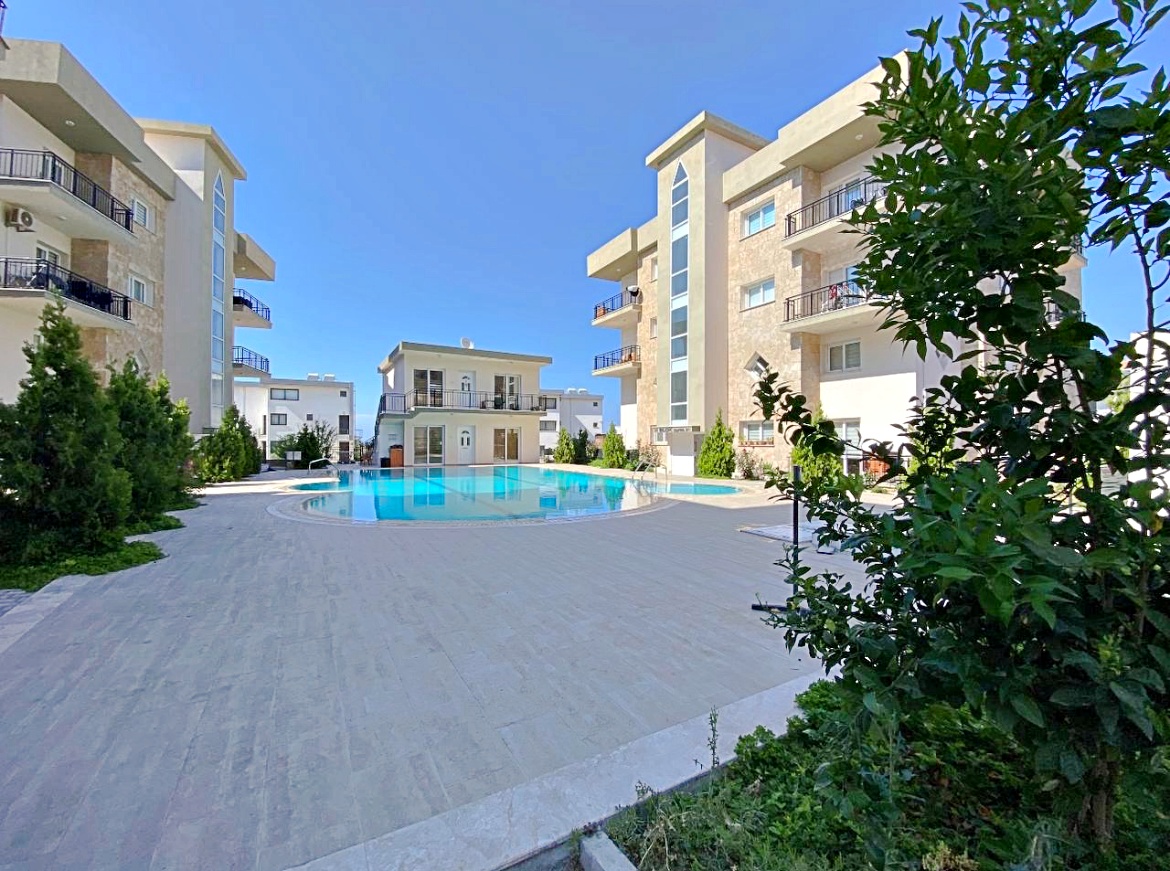 Three bedroom apartments in  Alsancak, beach, infrastructure nearby