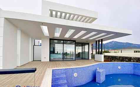 Modern villas of different layouts on the coast in Catalkoy