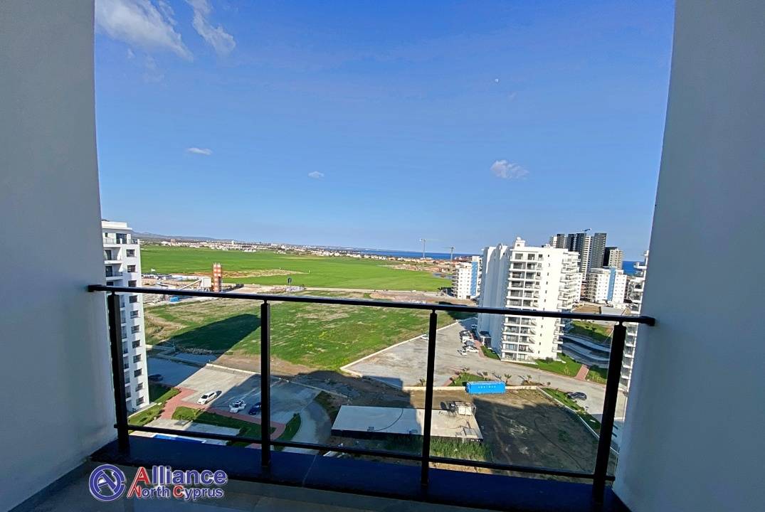 3 bedroom penthouse with stunning sea views in the complex