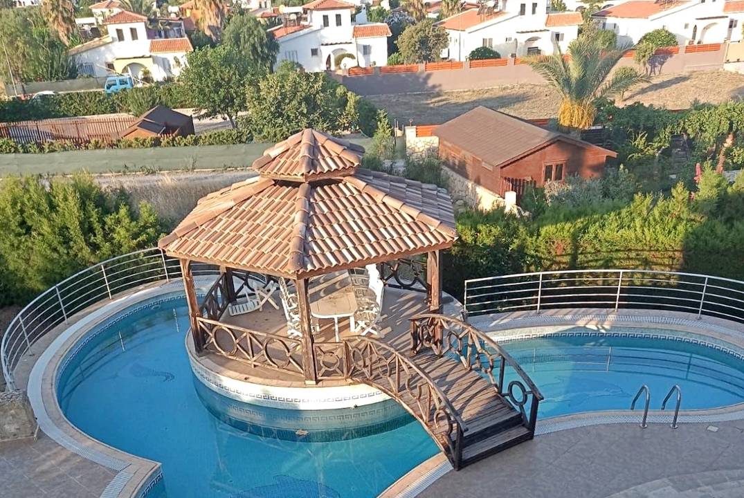 A spacious and cozy villa, Karşıyaka Villa (Taş Ev)