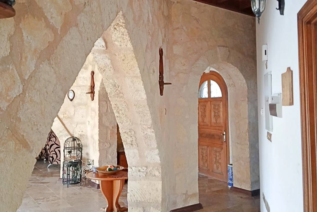 A spacious and cozy villa, Karşıyaka Villa (Taş Ev)